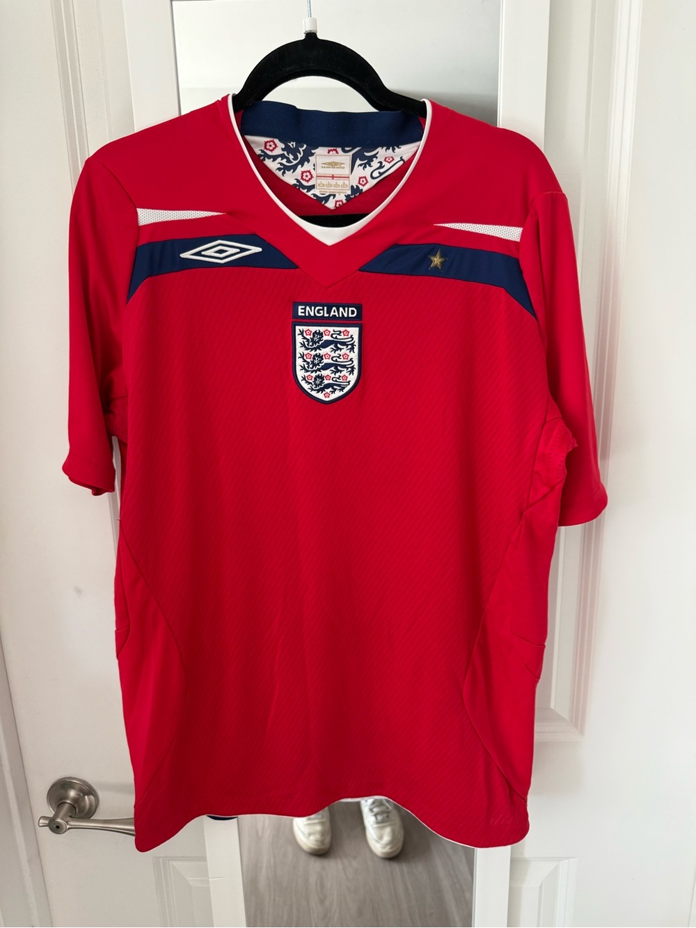 Umbro England 2008 Away Soccer Jersey Red Three Lions Men’s Large - Picture 2 of 6